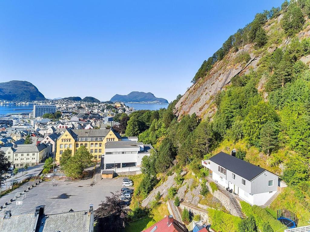 City View Studio Apartment Alesund Bagian luar foto